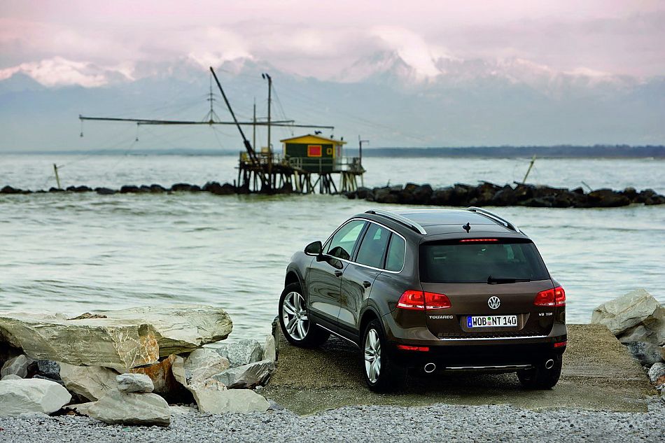 2011款大众途锐外观资料图