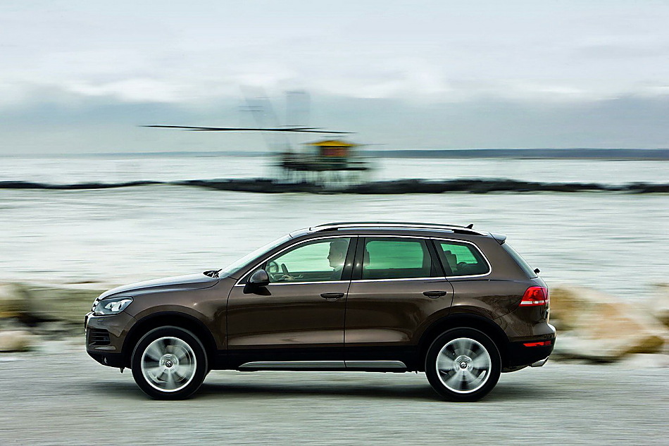 2011款大众途锐外观资料图