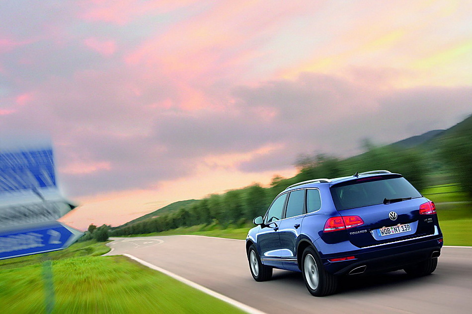 2011款大众途锐外观资料图