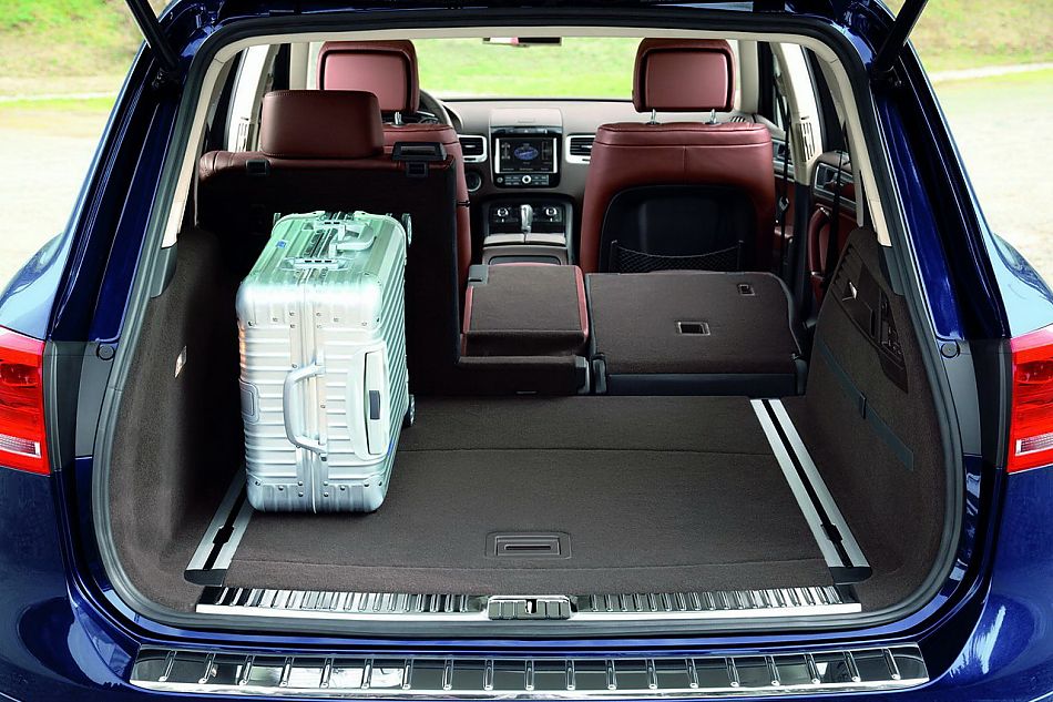 2011款大众途锐内饰资料图