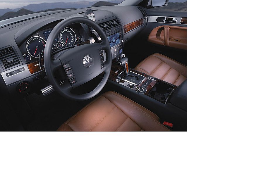 大众途锐的驾驶舱