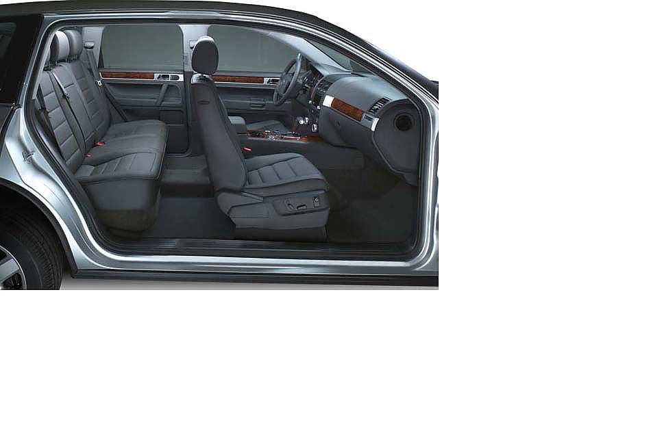 大众途锐的驾驶舱