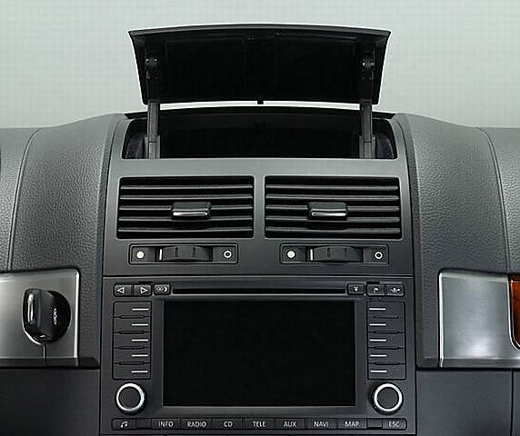 大众途锐的驾驶舱