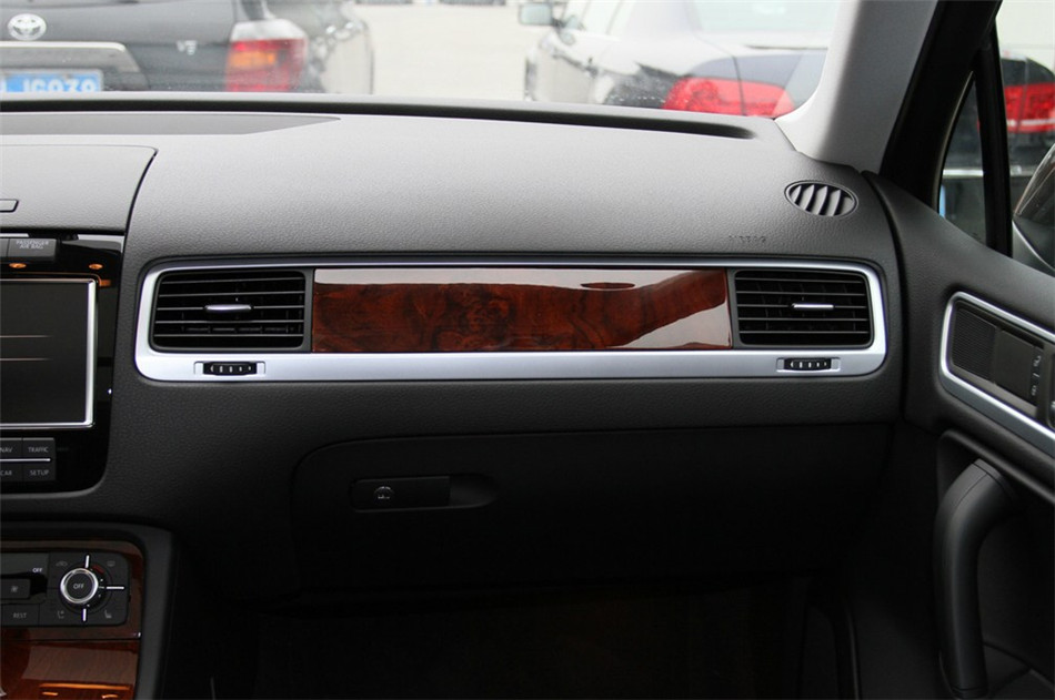 2013款大众途锐V6 3.0 TSI汽油限量奢华版