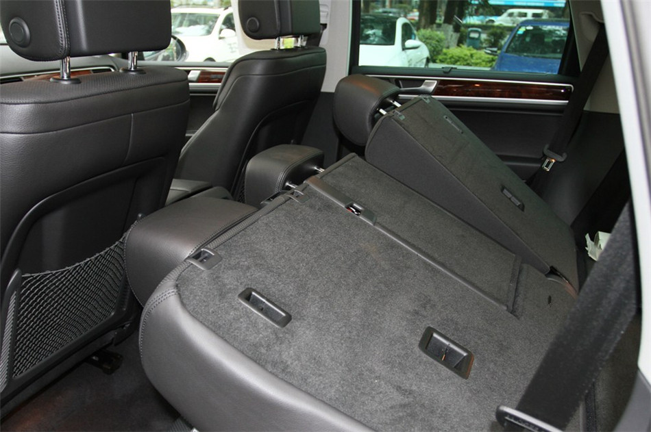 2013款大众途锐V6 3.0 TSI汽油限量奢华版