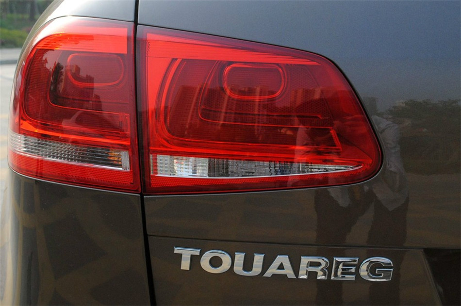 2013款大众途锐V6 3.0 TSI汽油限量奢华版