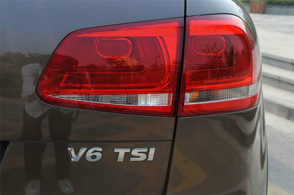 2013款大众途锐V6 3.0 TSI汽油限量奢华版