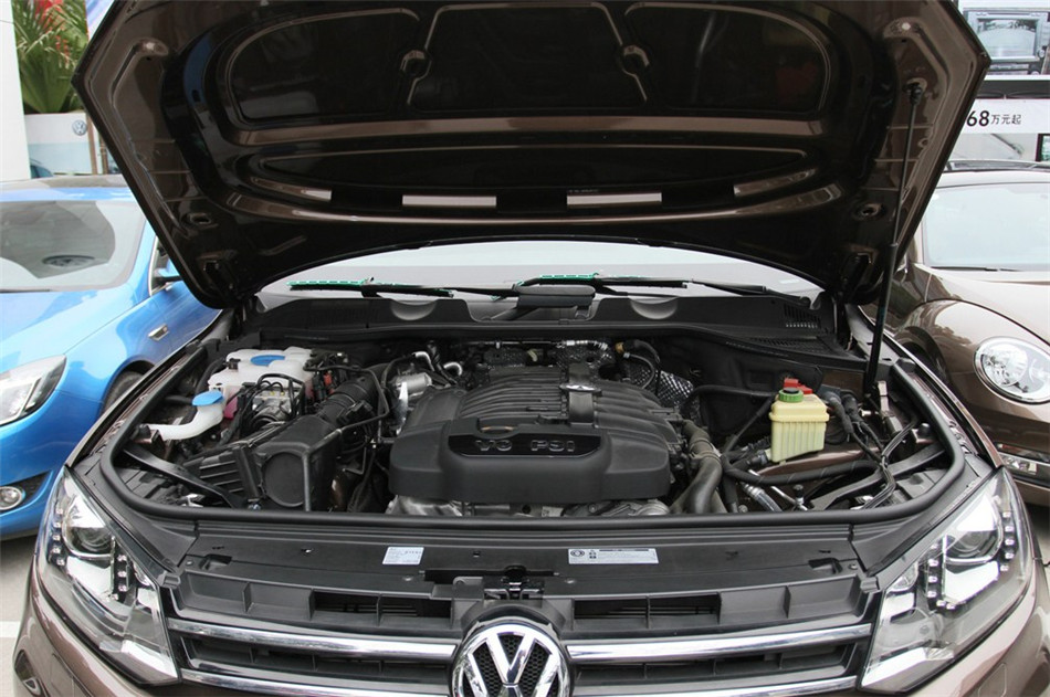 2013款大众途锐V6 3.0 TSI汽油限量奢华版