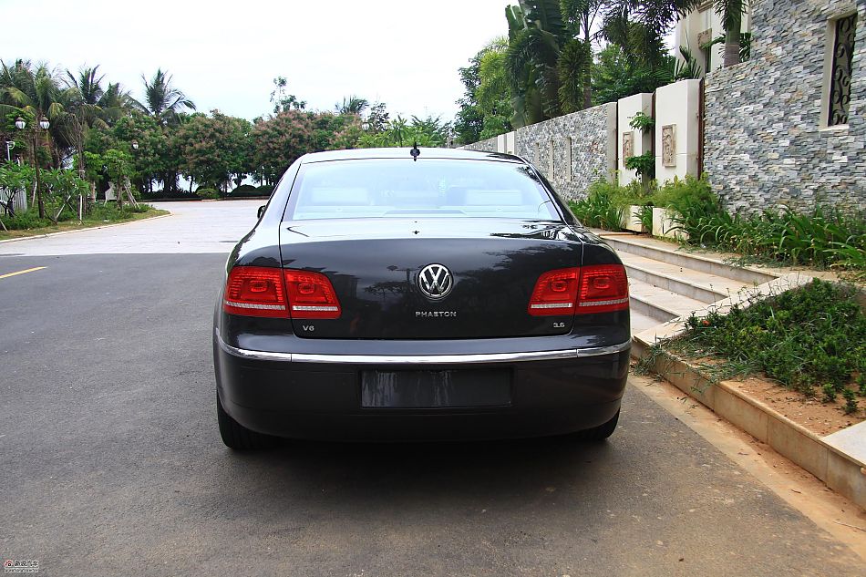 大众新辉腾外观实拍图