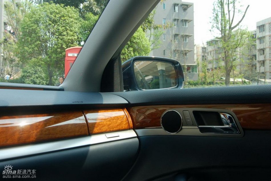 全新3.6L辉腾内饰实拍图