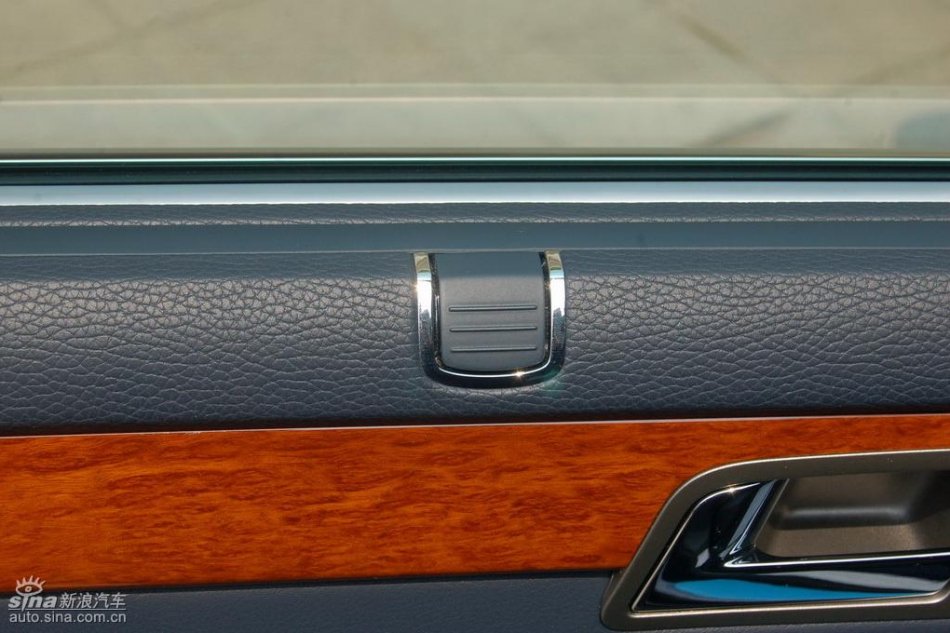 全新3.6L辉腾内饰实拍图