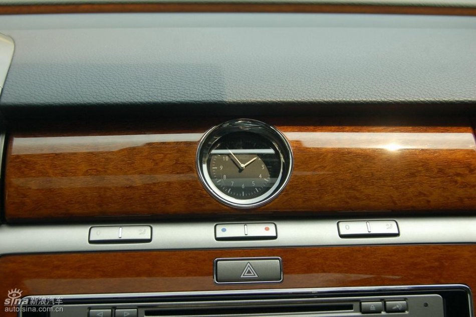 全新3.6L辉腾内饰实拍图