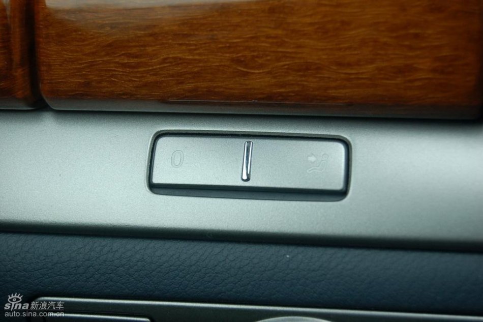 全新3.6L辉腾内饰实拍图