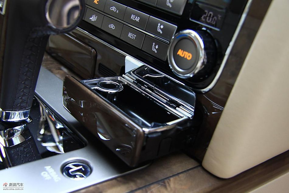 大众新辉腾内饰实拍图