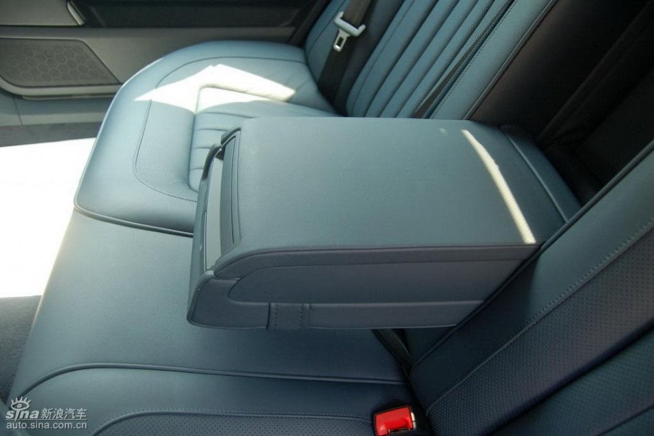 全新3.6L辉腾内饰实拍图