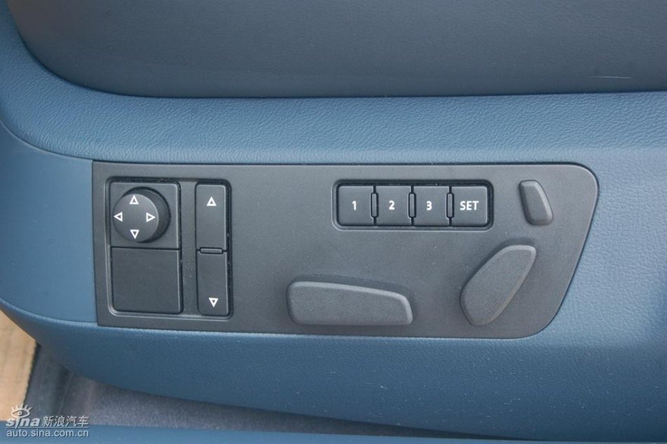 全新3.6L辉腾内饰实拍图