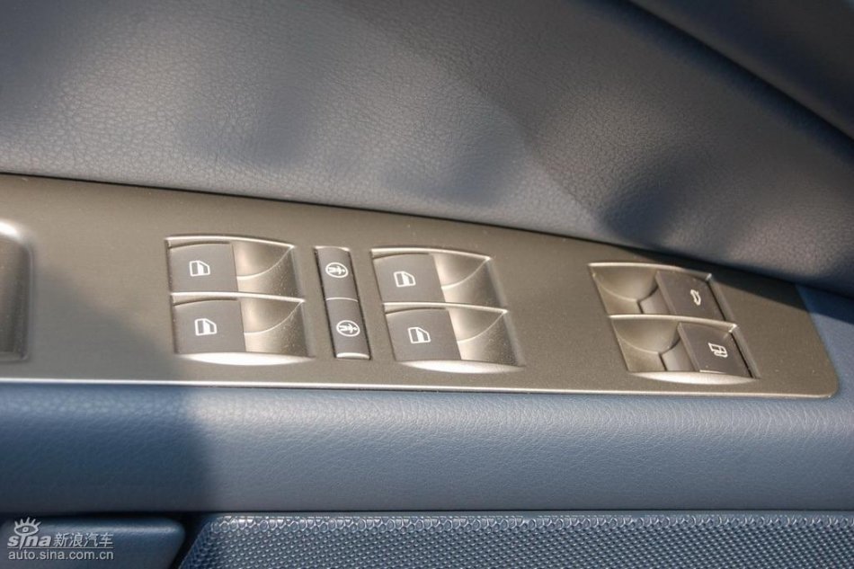全新3.6L辉腾内饰实拍图