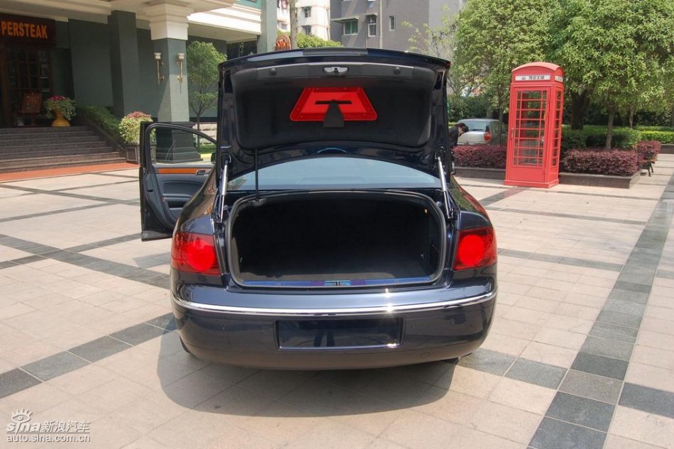 全新3.6L辉腾内饰实拍图