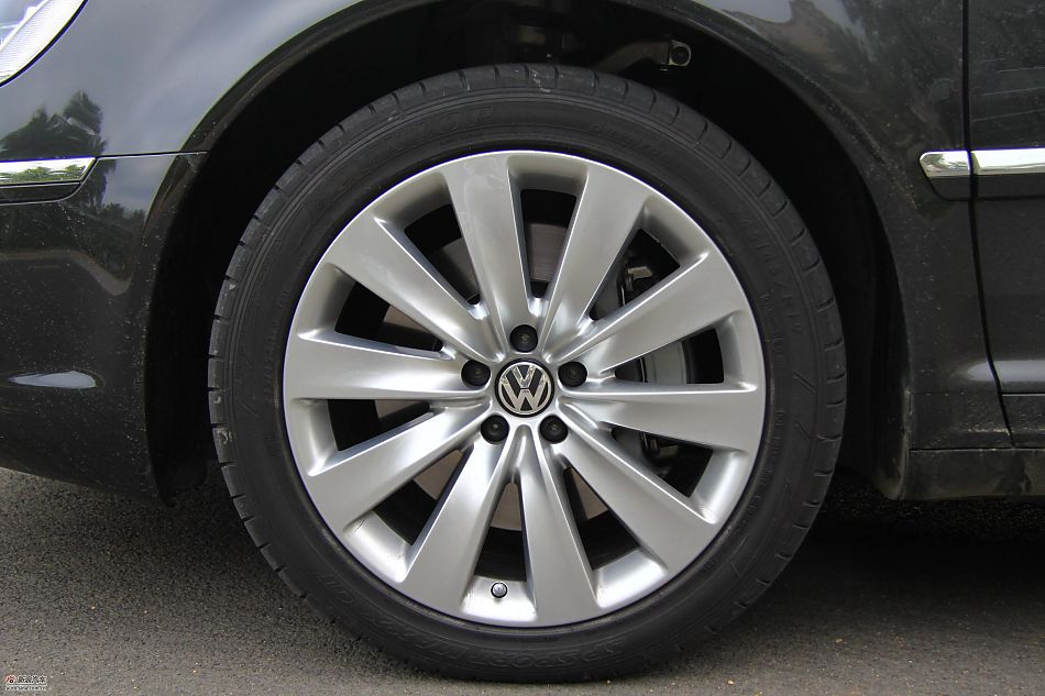 大众新辉腾外观实拍图