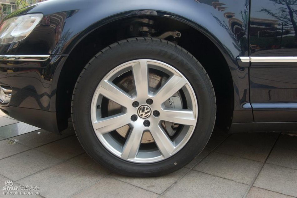 全新3.6L辉腾外观实拍图