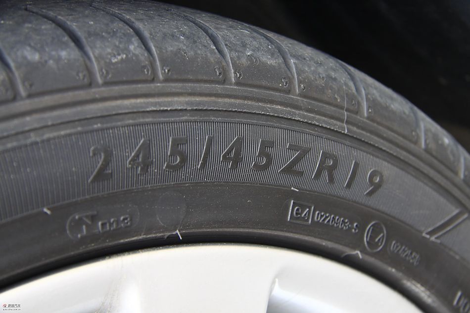 大众新辉腾外观实拍图