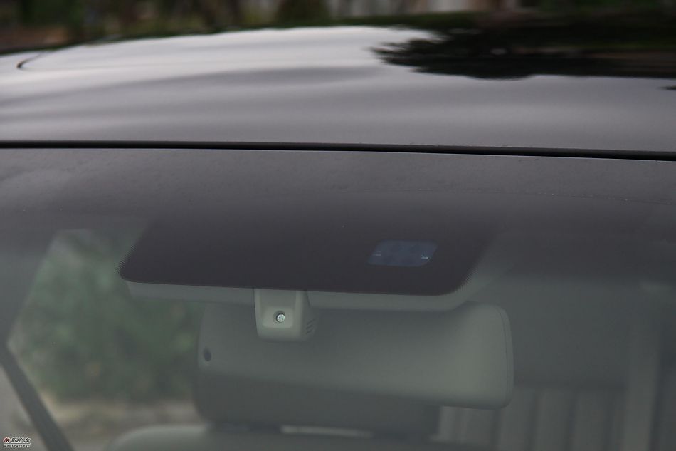 大众新辉腾外观实拍图