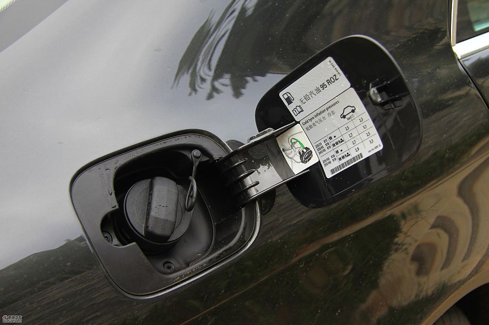 大众新辉腾外观实拍图