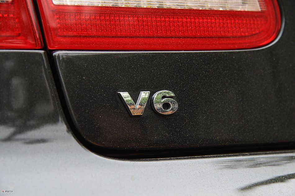 大众新辉腾外观实拍图