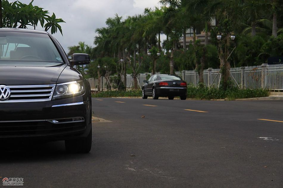 大众新辉腾外观实拍图