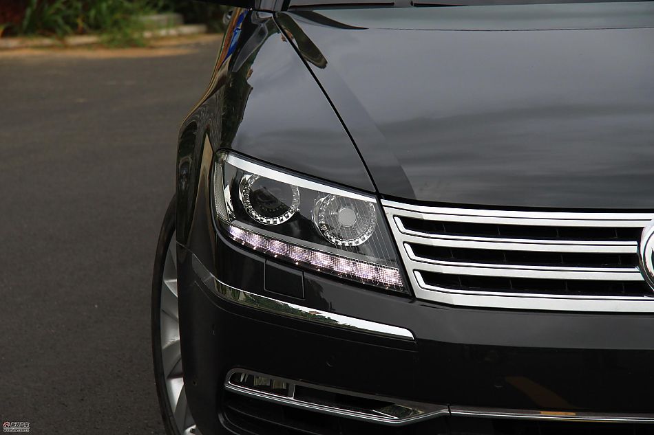 大众新辉腾外观实拍图