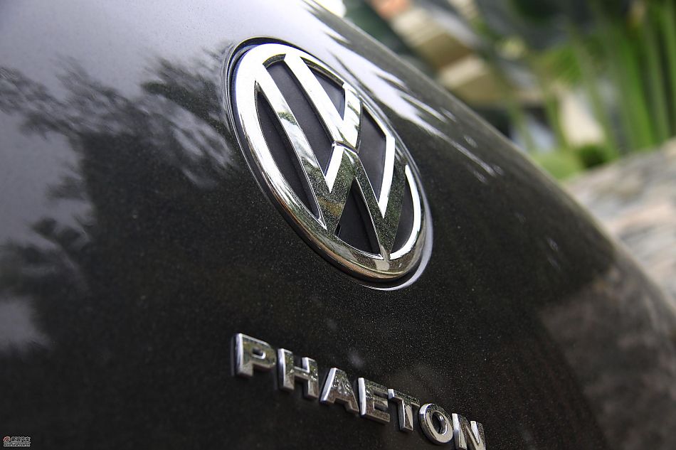 大众新辉腾外观实拍图