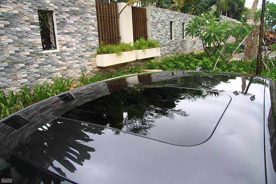 大众新辉腾外观实拍图