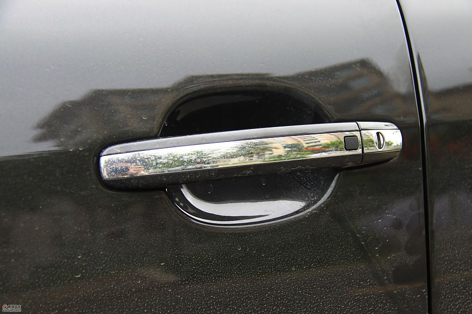 大众新辉腾外观实拍图