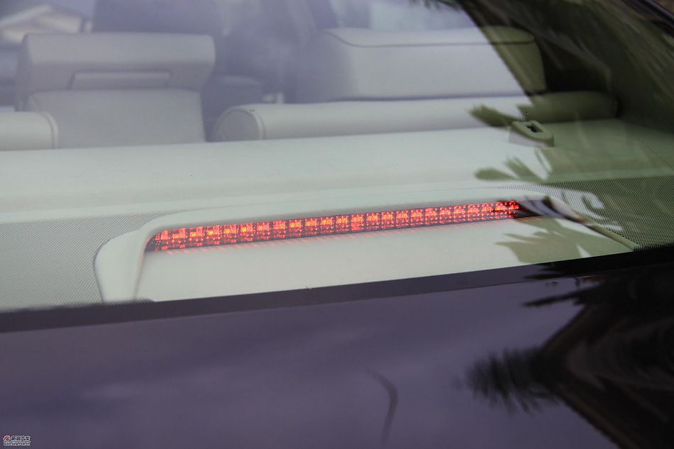 大众新辉腾外观实拍图