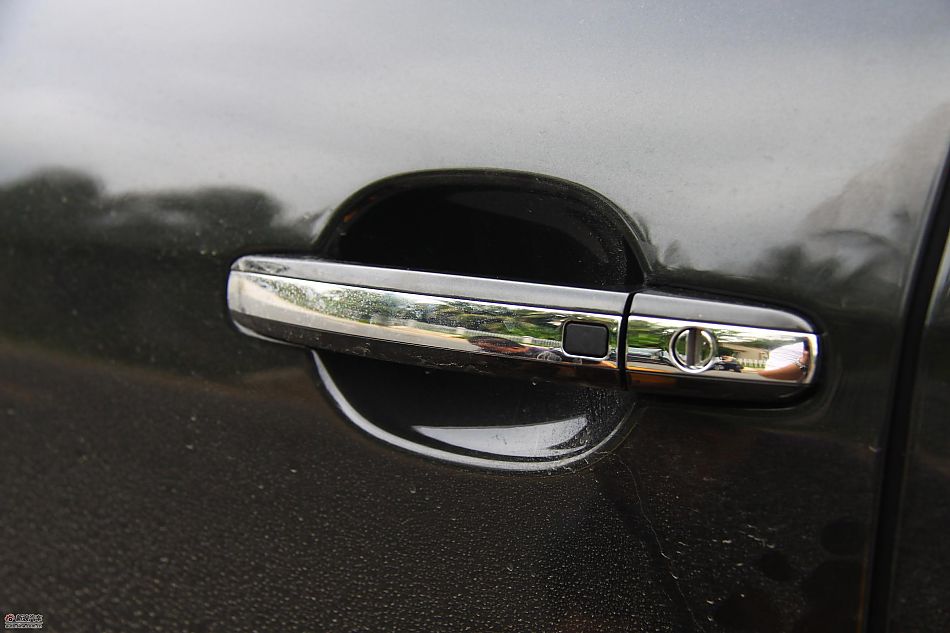 大众新辉腾外观实拍图