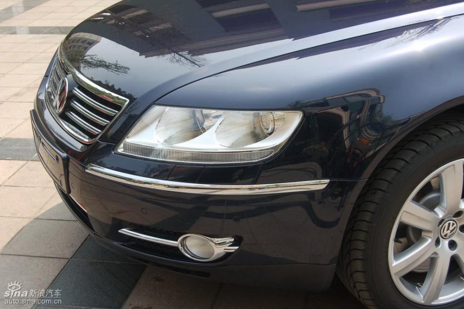 全新3.6L辉腾外观实拍图