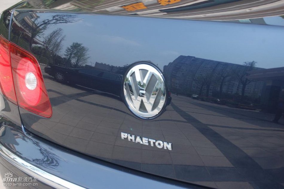 全新3.6L辉腾外观实拍图