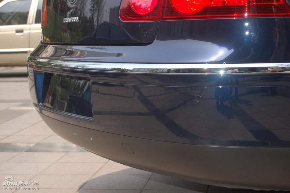 全新3.6L辉腾外观实拍图