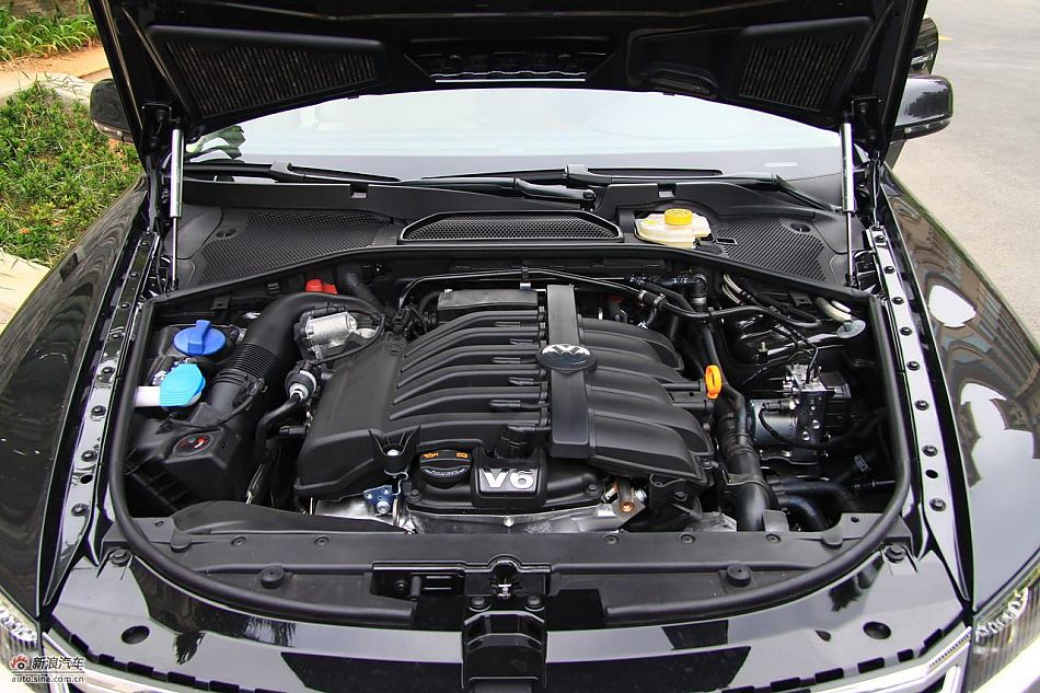 大众新辉腾发动机实拍图