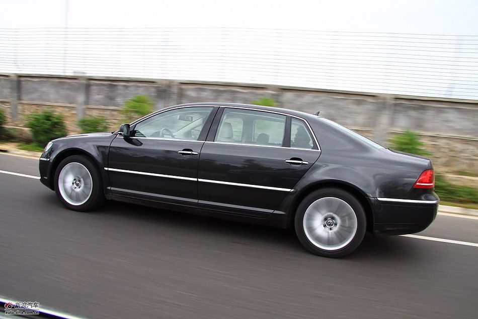 大众新辉腾动态实拍