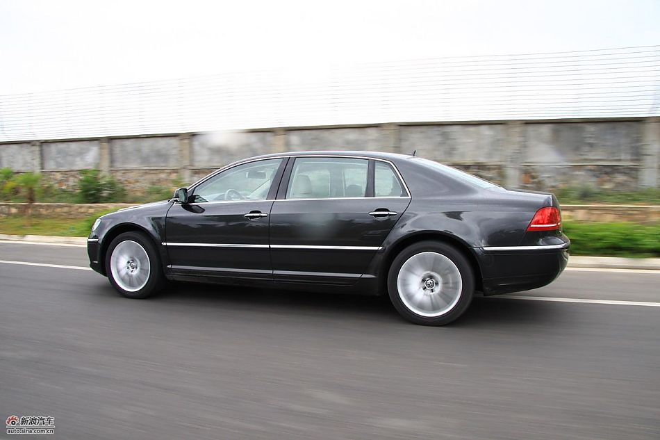 大众新辉腾动态实拍