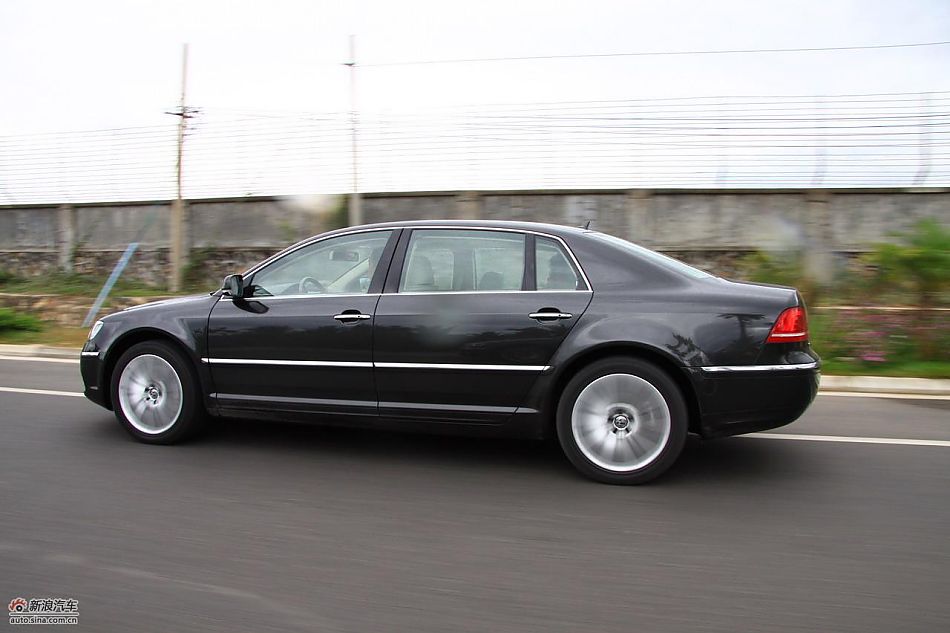 大众新辉腾动态实拍