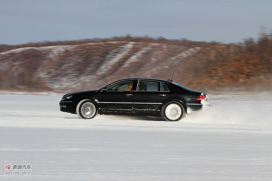新浪试车图解-黑河冰雪体验大众辉腾