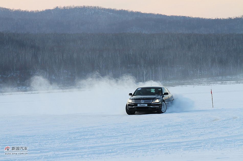 新浪试车图解-黑河冰雪体验大众辉腾