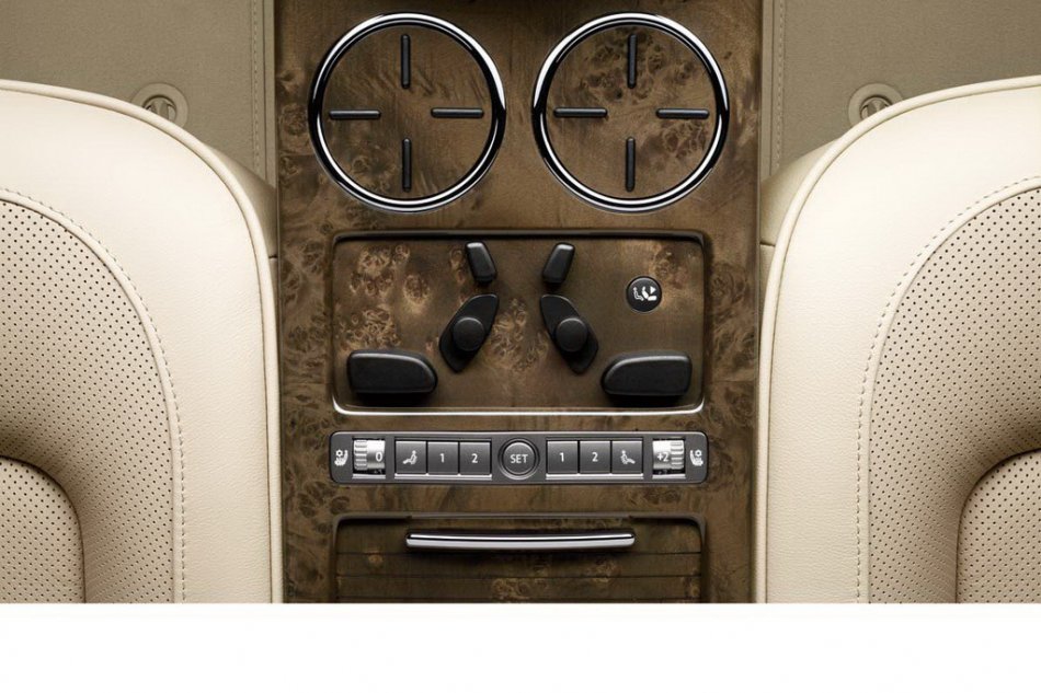 全新辉腾3.6内饰资料图