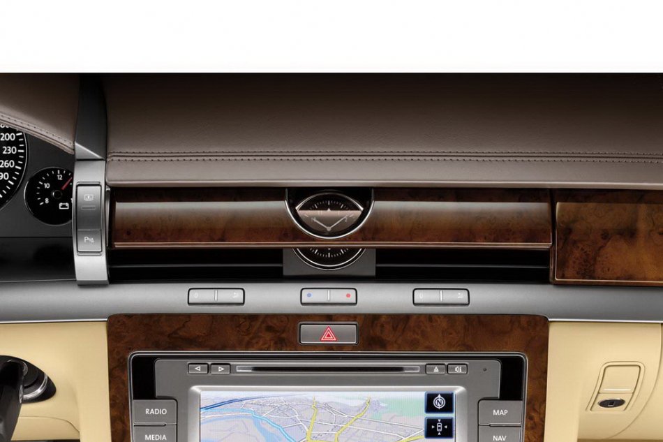 全新辉腾3.6内饰资料图