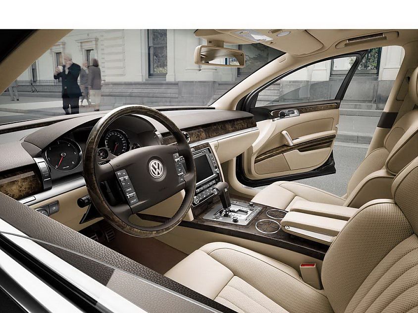 全新辉腾3.6内饰资料图