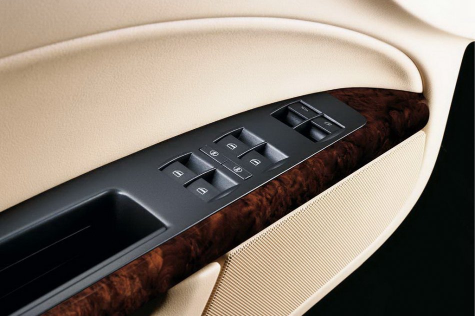 全新辉腾3.6内饰资料图