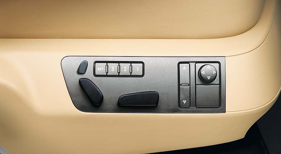 全新辉腾3.6内饰资料图