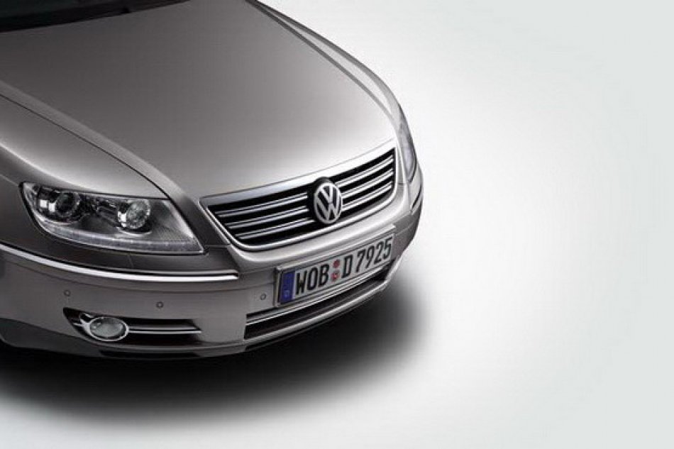 全新辉腾3.6车身颜色--阿拉伯银